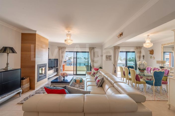 Image No.4-4 Bed Apartment for sale