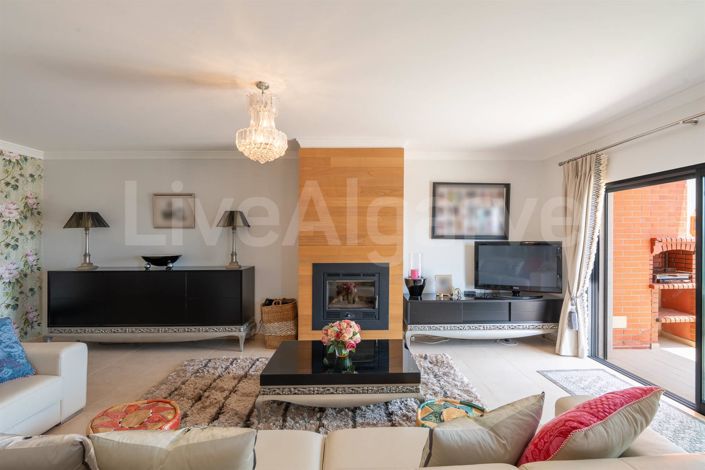 Image No.6-4 Bed Apartment for sale