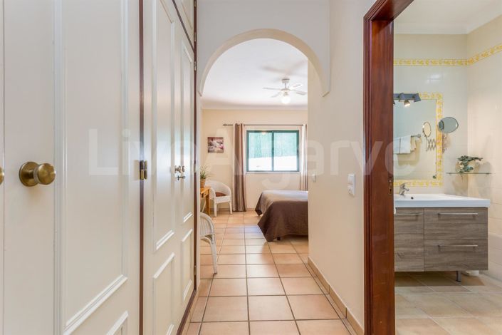 Image No.12-4 Bed House for sale