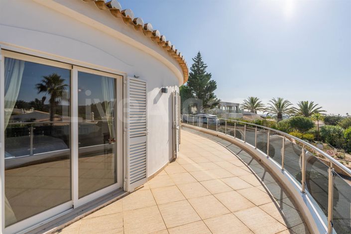 Image No.18-4 Bed House for sale