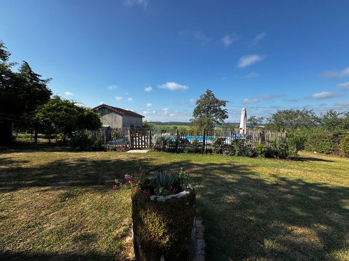 Image No.2-5 Bed House for sale