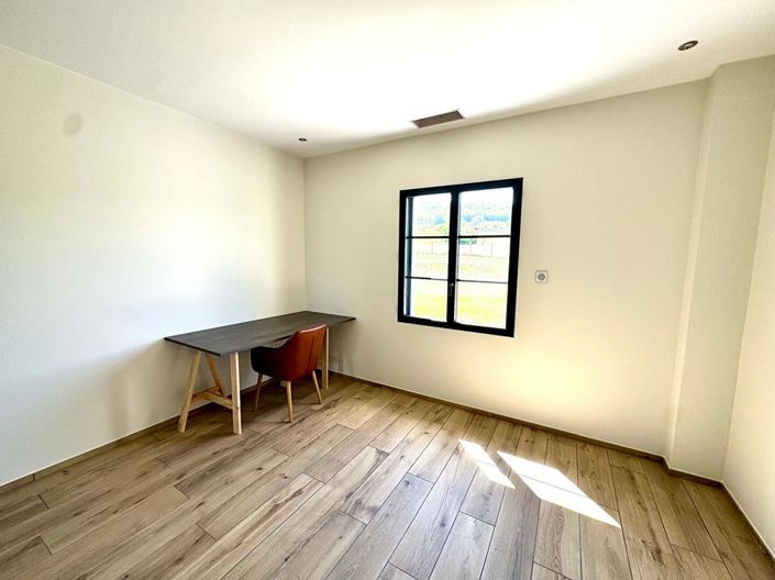 Image No.13-3 Bed House for sale