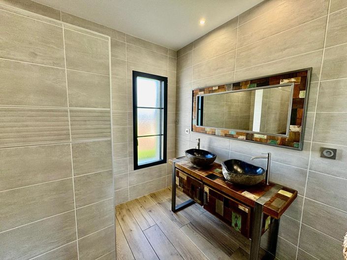 Image No.14-3 Bed House for sale