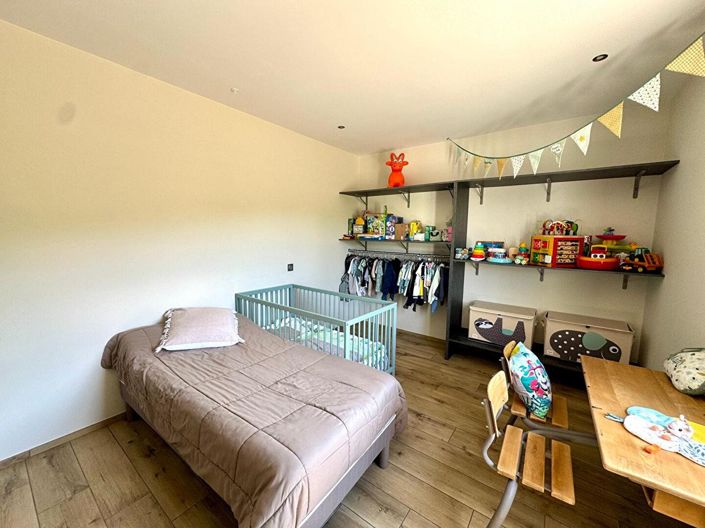 Image No.15-3 Bed House for sale