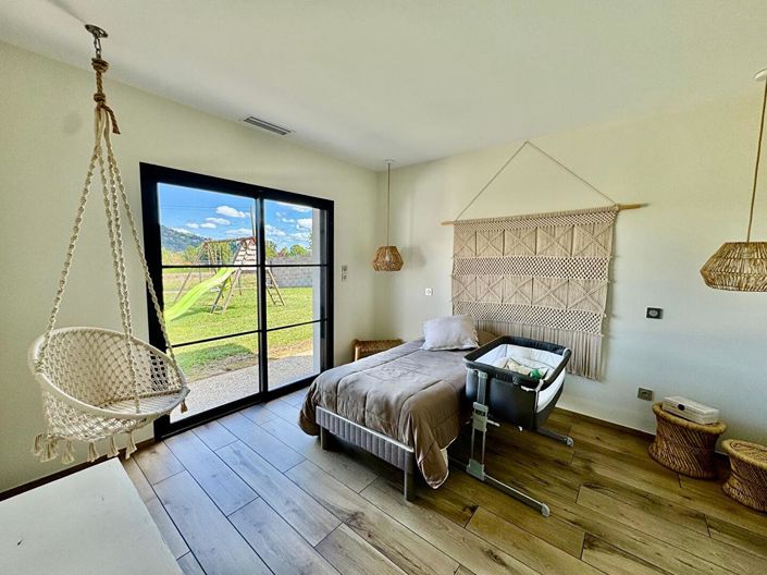 Image No.17-3 Bed House for sale