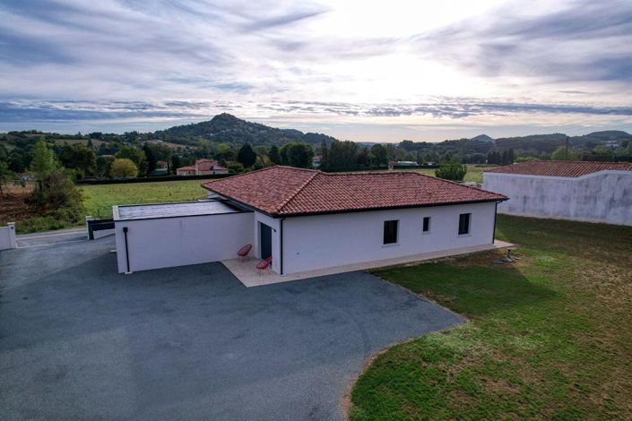 Image No.3-3 Bed House for sale