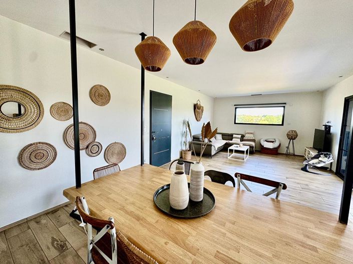 Image No.8-3 Bed House for sale