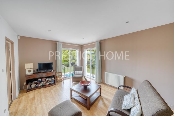 Image No.11-5 Bed House for sale