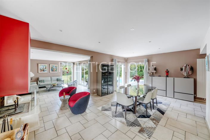 Image No.5-5 Bed House for sale