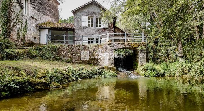 Image No.3-Propriété de 6 chambres à vendre à Nérac