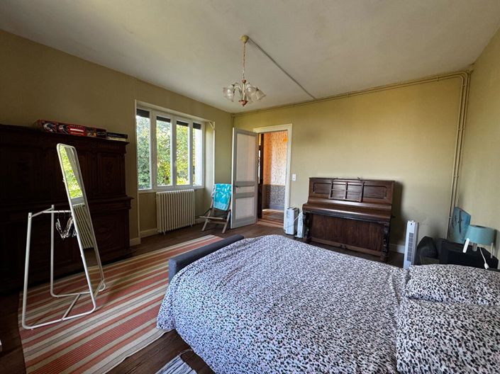 Image No.7-5 Bed House for sale