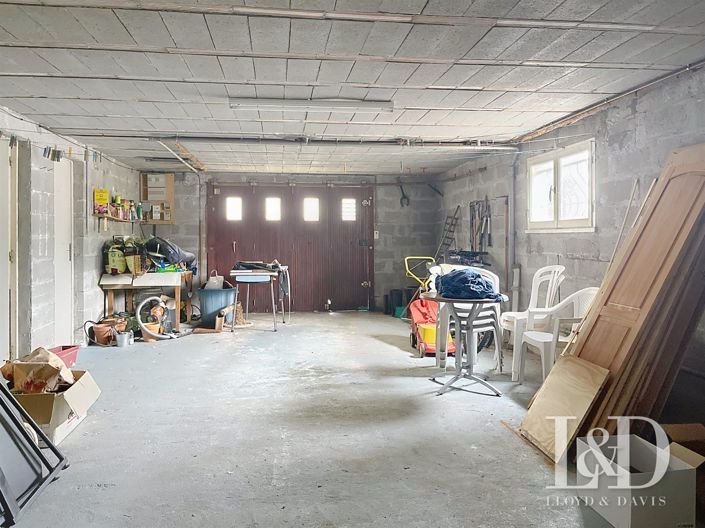 Image No.12-4 Bed House for sale