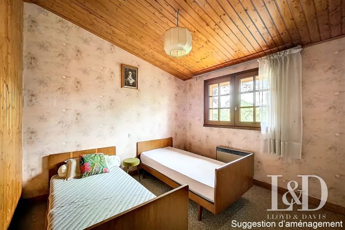 Image No.12-5 Bed House for sale