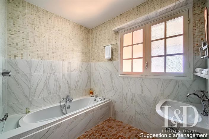 Image No.17-5 Bed House for sale