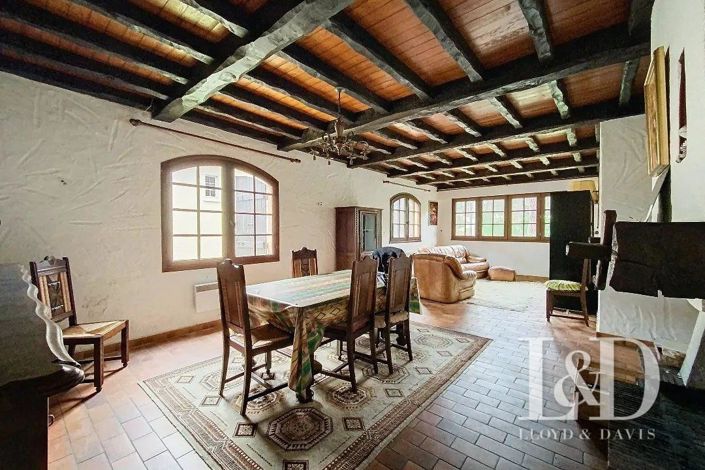 Image No.2-5 Bed House for sale