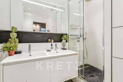 akx81nl69h672frj14