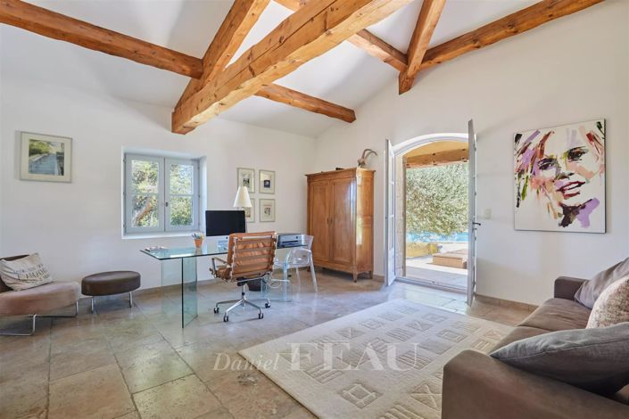 Image No.14-4 Bed House for sale