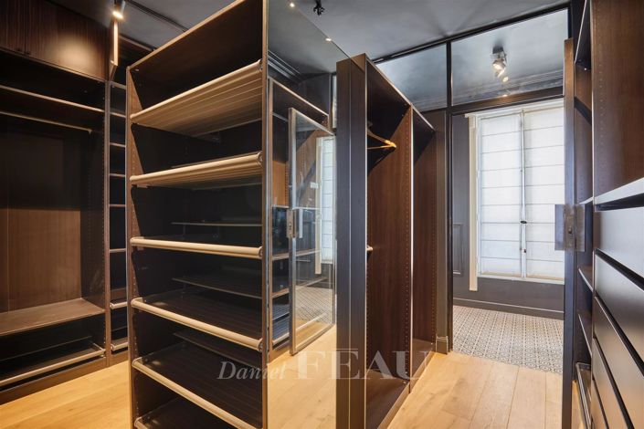 Image No.12-4 Bed House for sale