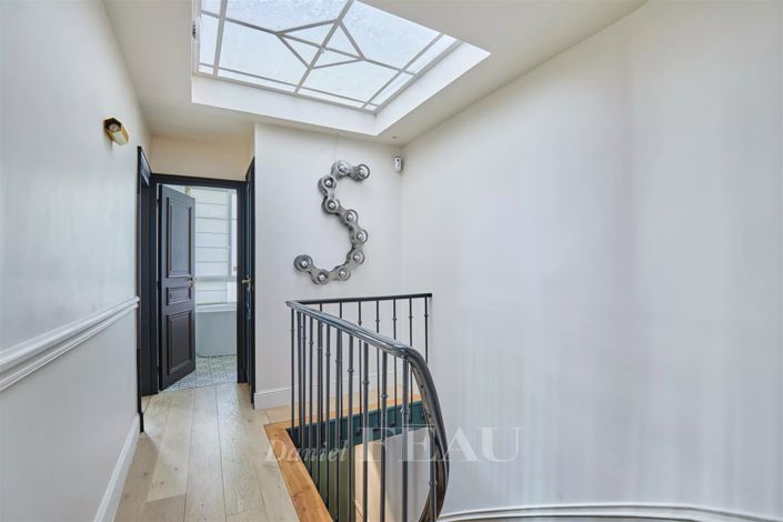 Image No.18-4 Bed House for sale