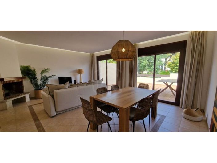 Image No.4-2 Bed House for sale