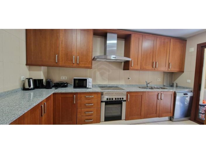 Image No.9-2 Bed House for sale