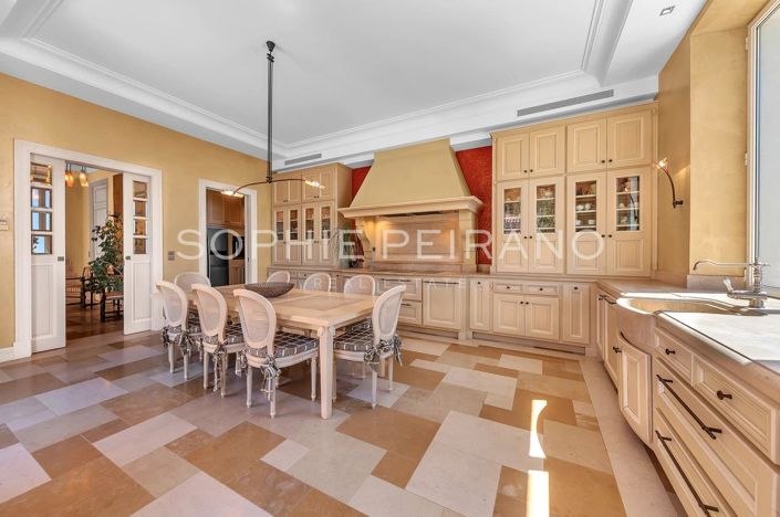 Image No.5-5 Bed House for sale