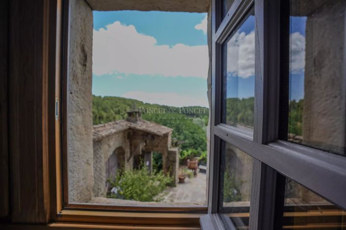 Image No.30-7 Bed House for sale