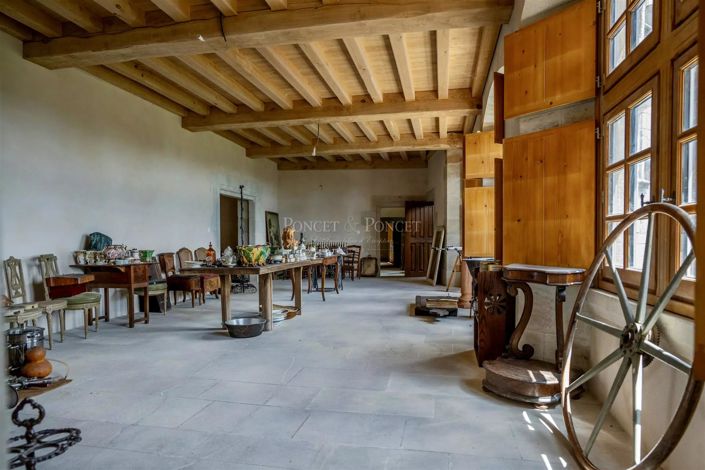 Image No.8-7 Bed House for sale