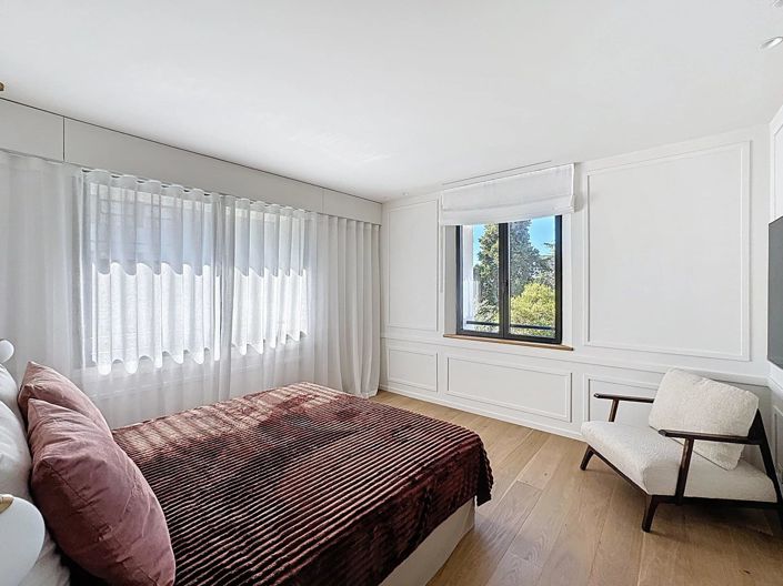 Image No.10-5 Bed House for sale