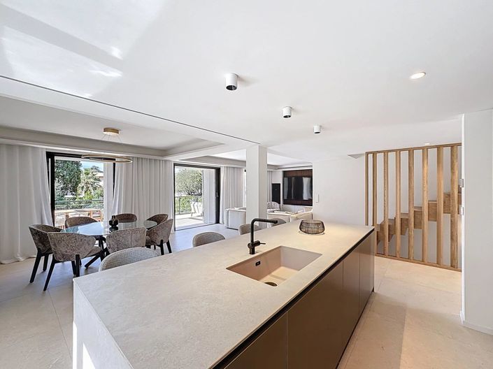 Image No.4-5 Bed House for sale