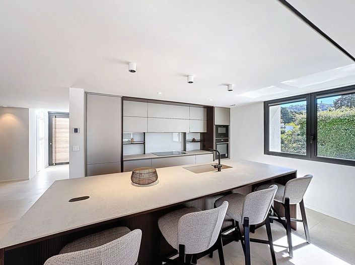 Image No.7-5 Bed House for sale