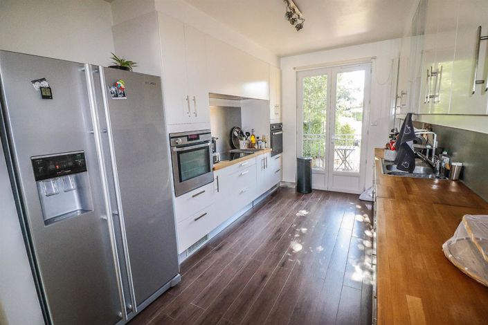 Image No.10-3 Bed House for sale