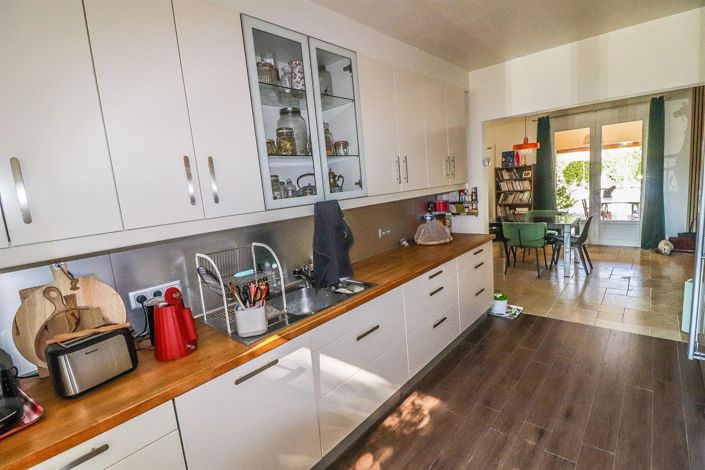 Image No.11-3 Bed House for sale