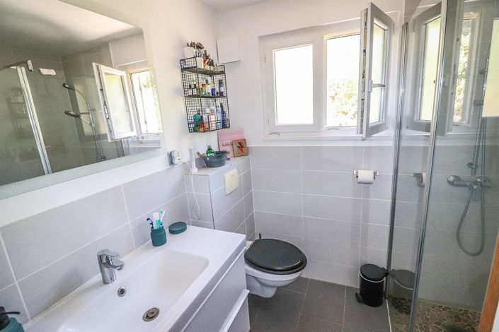 Image No.19-3 Bed House for sale