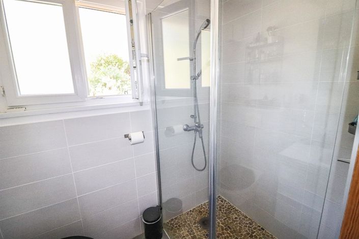 Image No.21-3 Bed House for sale