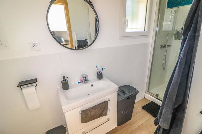 Image No.27-3 Bed House for sale