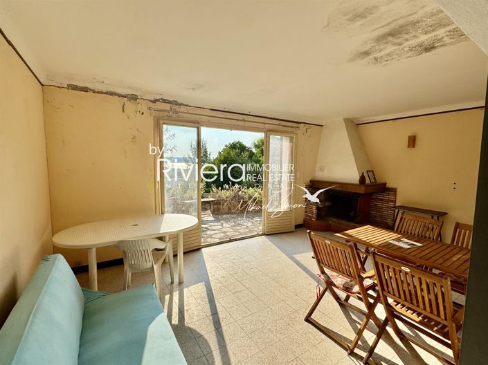 Image No.9-2 Bed House for sale