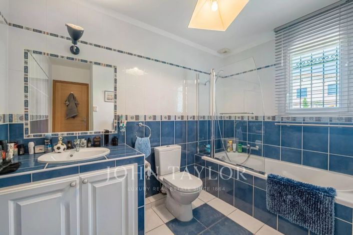 Image No.9-4 Bed House for sale