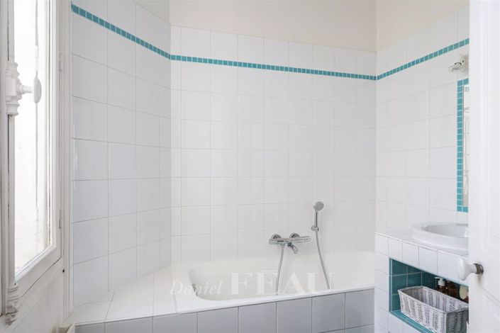 Image No.17-4 Bed House for sale