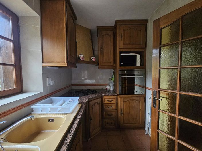 Image No.10-3 Bed House for sale