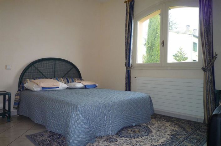 Image No.8-3 Bed House for sale