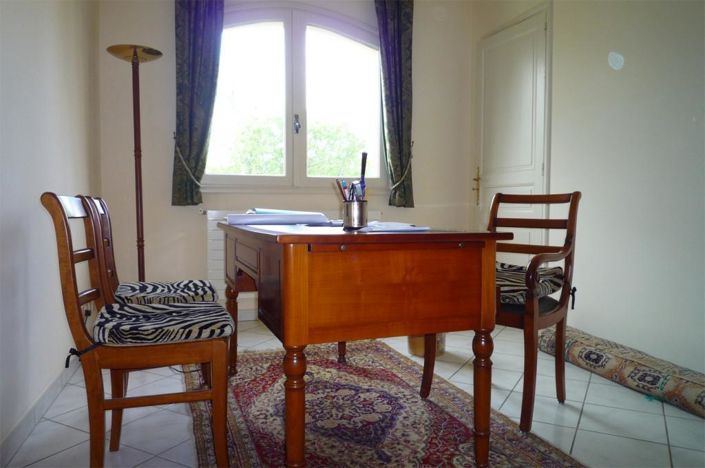 Image No.9-3 Bed House for sale