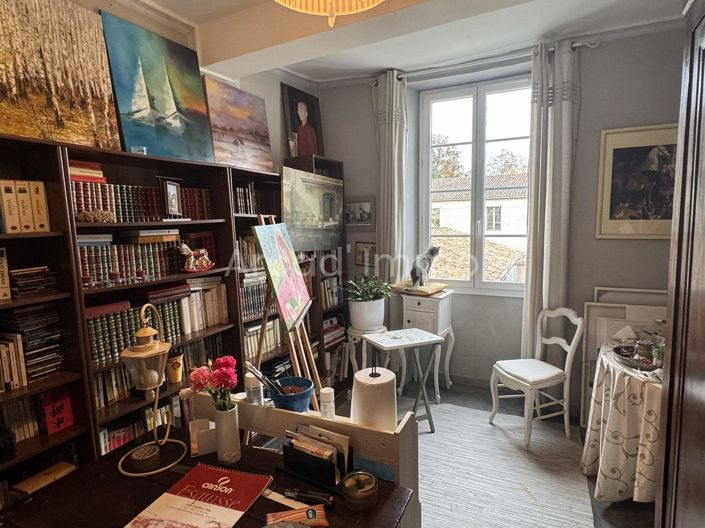 Image No.9-4 Bed House for sale