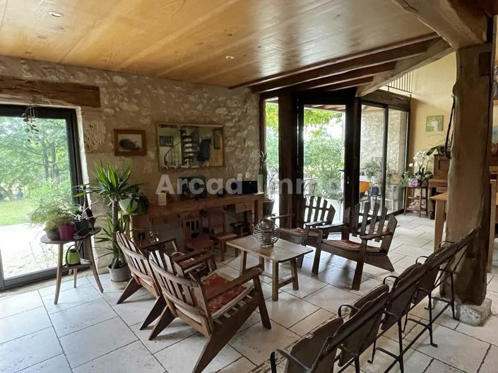 Image No.5-11 Bed House for sale