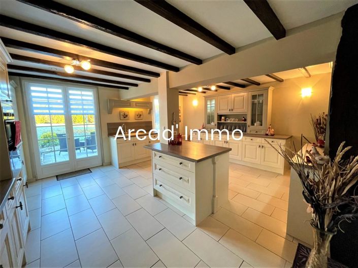 Image No.2-9 Bed House for sale