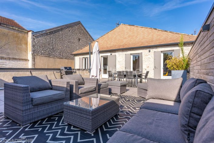 Image No.10-6 Bed House for sale