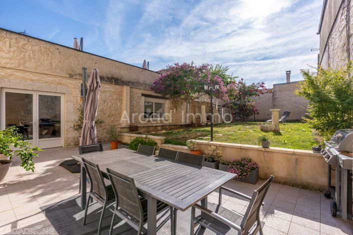 Image No.2-6 Bed House for sale