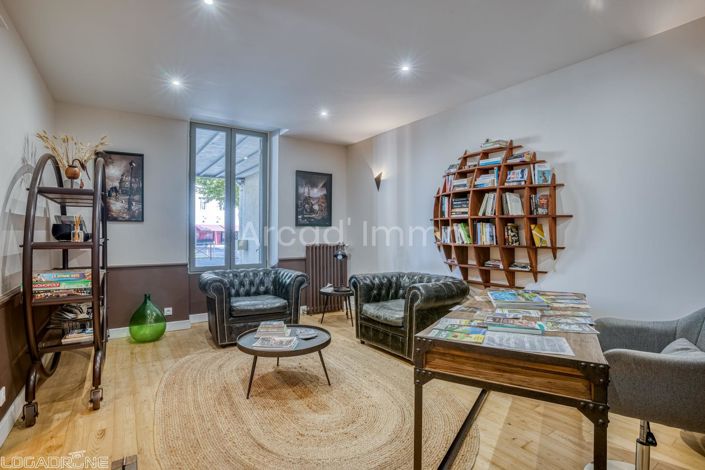 Image No.6-6 Bed House for sale