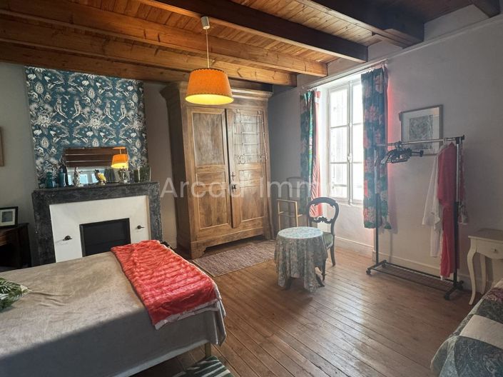 Image No.7-4 Bed House for sale