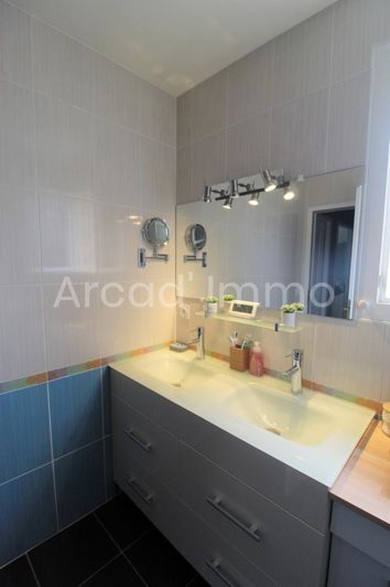 Image No.7-4 Bed House for sale